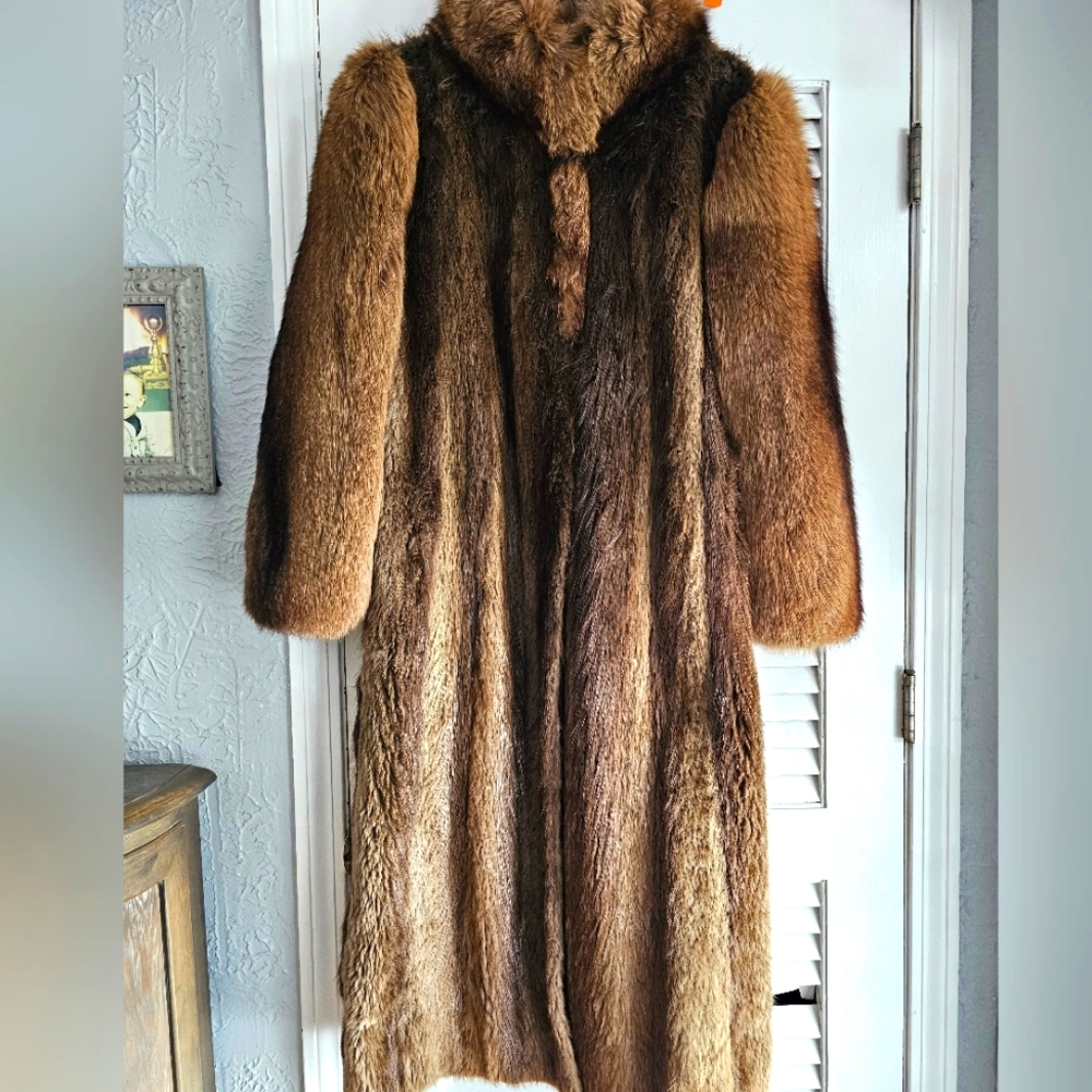 Beautiful Vintage Full Length Beaver with Fox Sleeve Fur Coat L - Picture 2 of 16